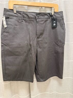 Tilly's Men's Charcoal Flat-Front Chino Shorts